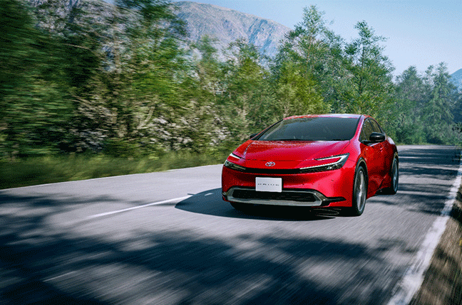 トヨタ新型プリウス1.8L(Uグレード)と2.0L(Z/G)をプロが比較！加速力や走行性能の違いは？