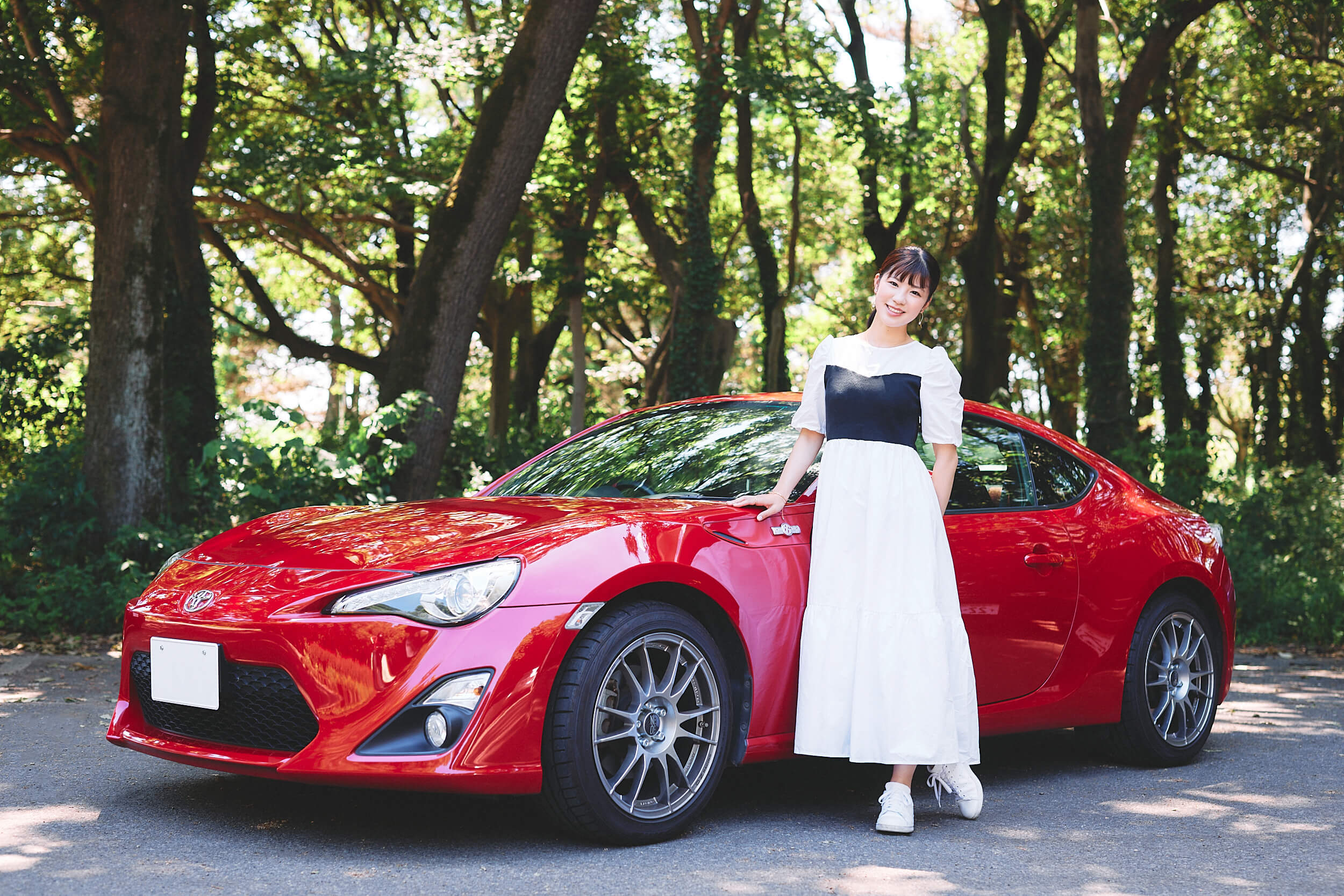 元SKE48・梅本まどかさんの「乗り物愛」がすごい。CB400SF+トヨタ86の6輪生活、そしてモータースポーツ“ガチ勢”になるまで
